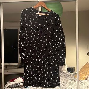 Classic dress for office or special occasions.